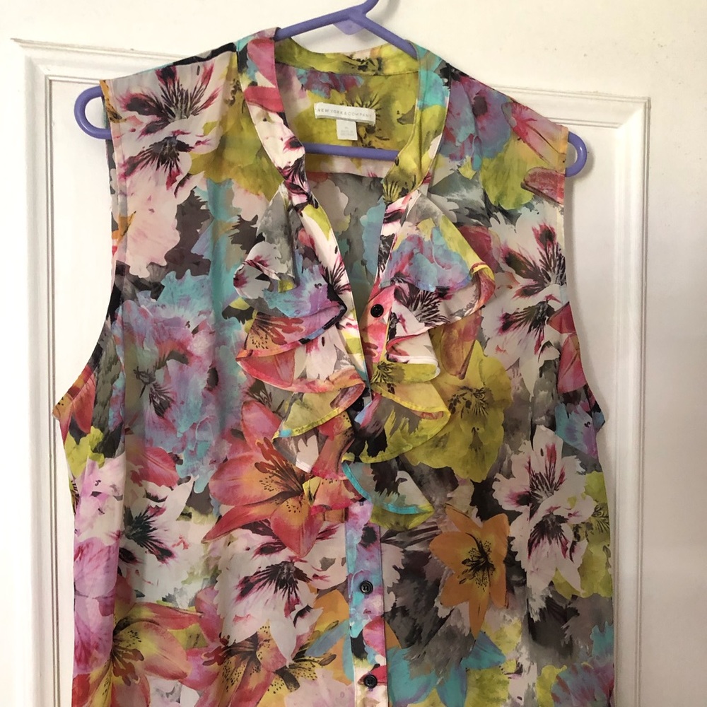 New York and Co sheer floral blouse size XL